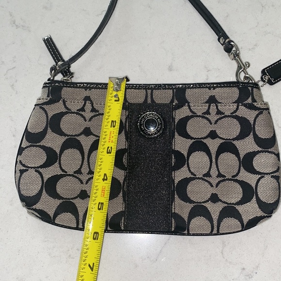 Coach Lg wristlet black & tan signature logo or small purse bag - Picture 11 of 12